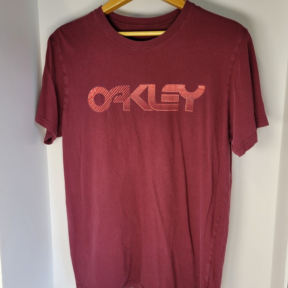 Oakley Mens Graphic Logo T-Shirt Maroon Burgundy Short Sleeve Crewneck Small